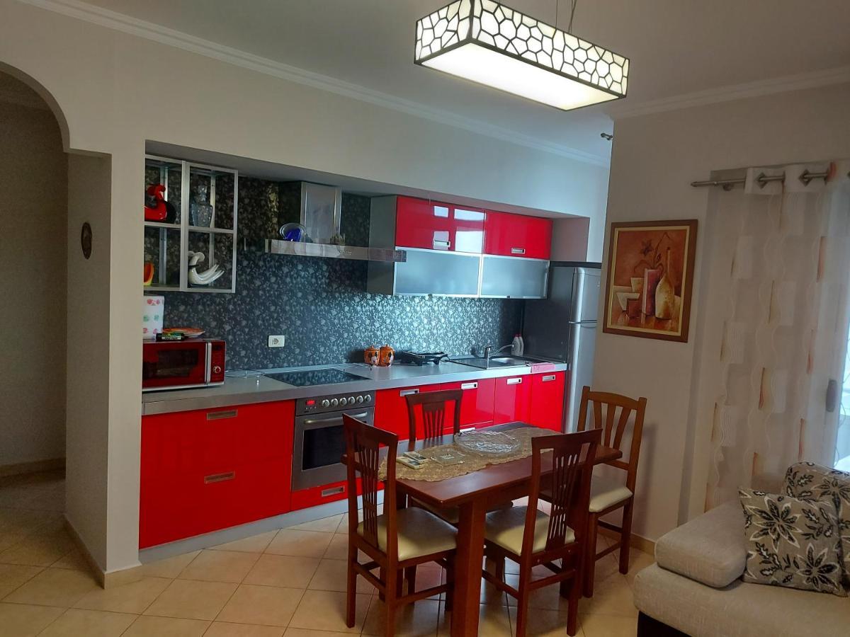 Bral Apartments 8 Two-Bedroom Beachfront دراس المظهر الخارجي الصورة