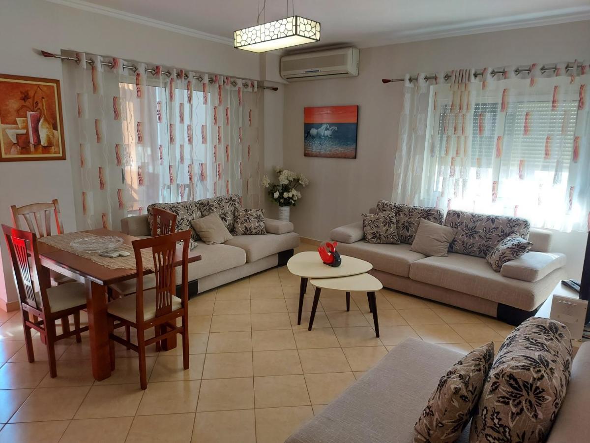 Bral Apartments 8 Two-Bedroom Beachfront دراس المظهر الخارجي الصورة